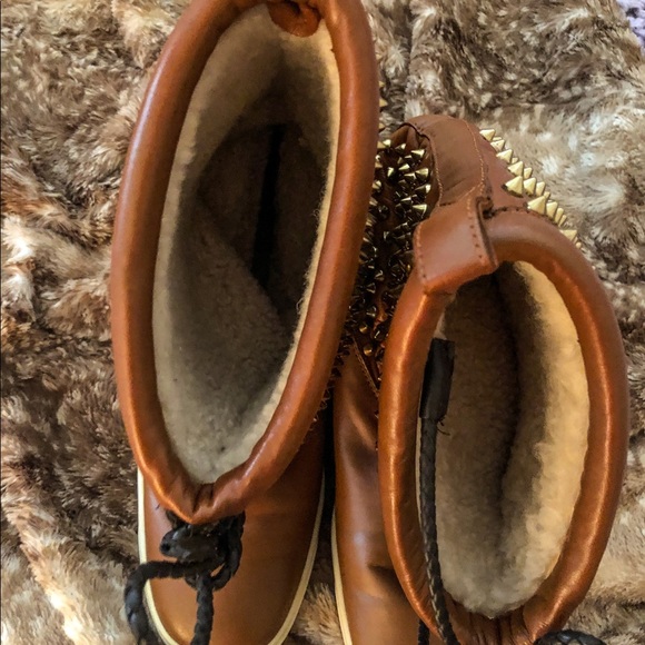 C. Louboutin Surlapony Camel Napa Spike Boots 39.5 - Picture 3 of 6